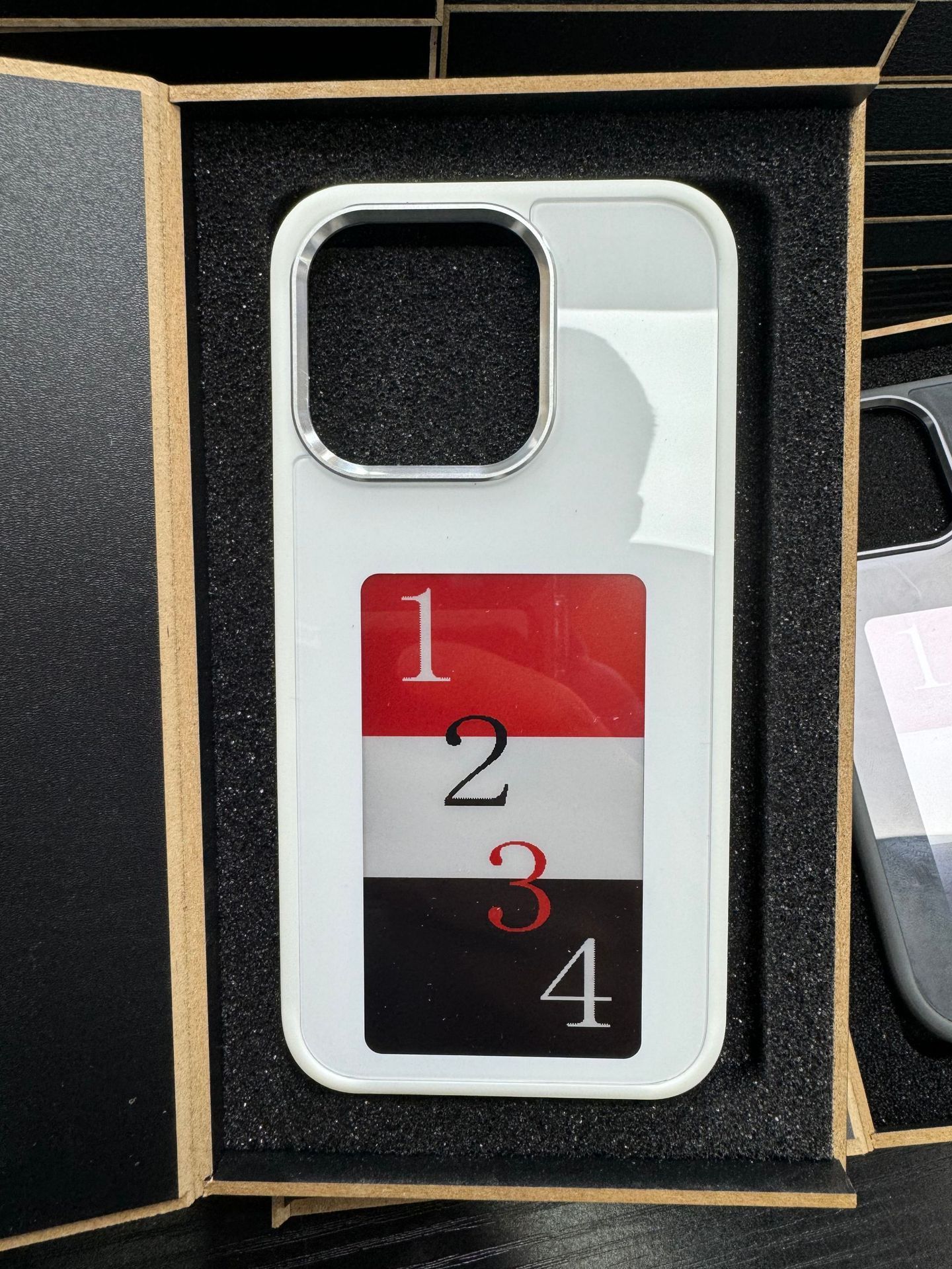 Phone Apple iPhone E-ink Screen Case Unlimited Screen Projection Personalized Cover Battery Free New Designer Luxury